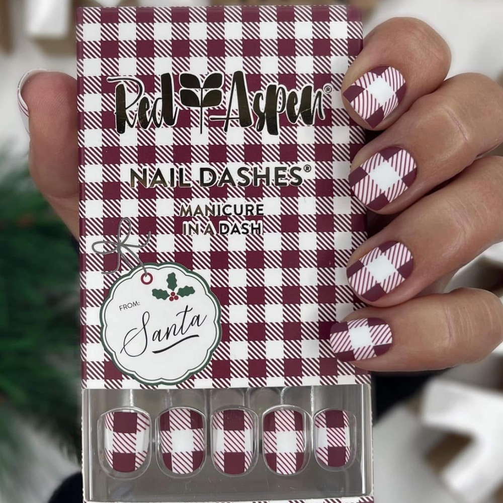 Sassy Santa’s Scarf - Red Aspen Nail Dashes